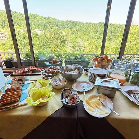 Finestra Sul Hotell Castel dell'Alpi