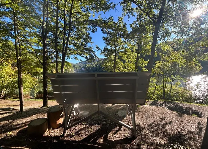 Finestra Sul Castel dell'Alpi